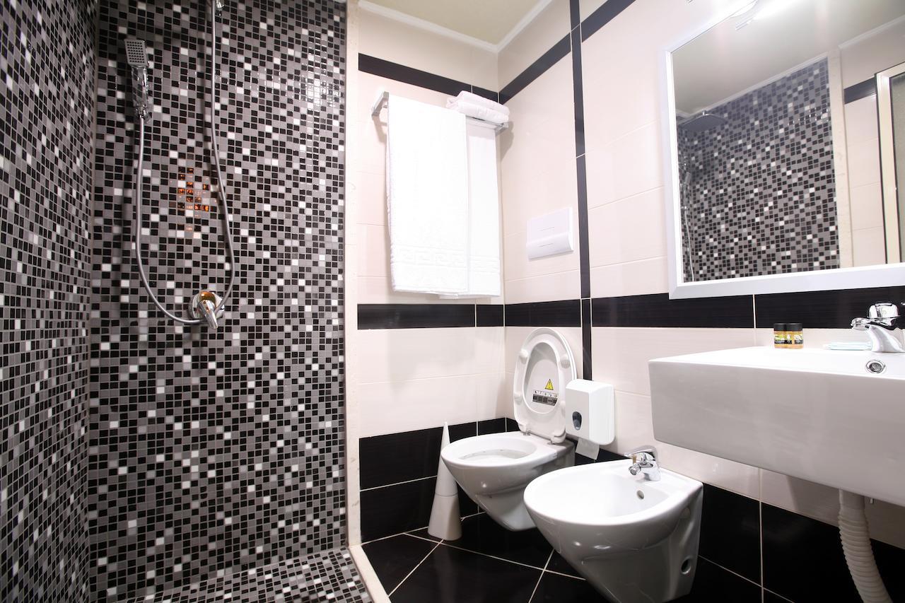 Hotel Kastria Tiran Oda fotoğraf