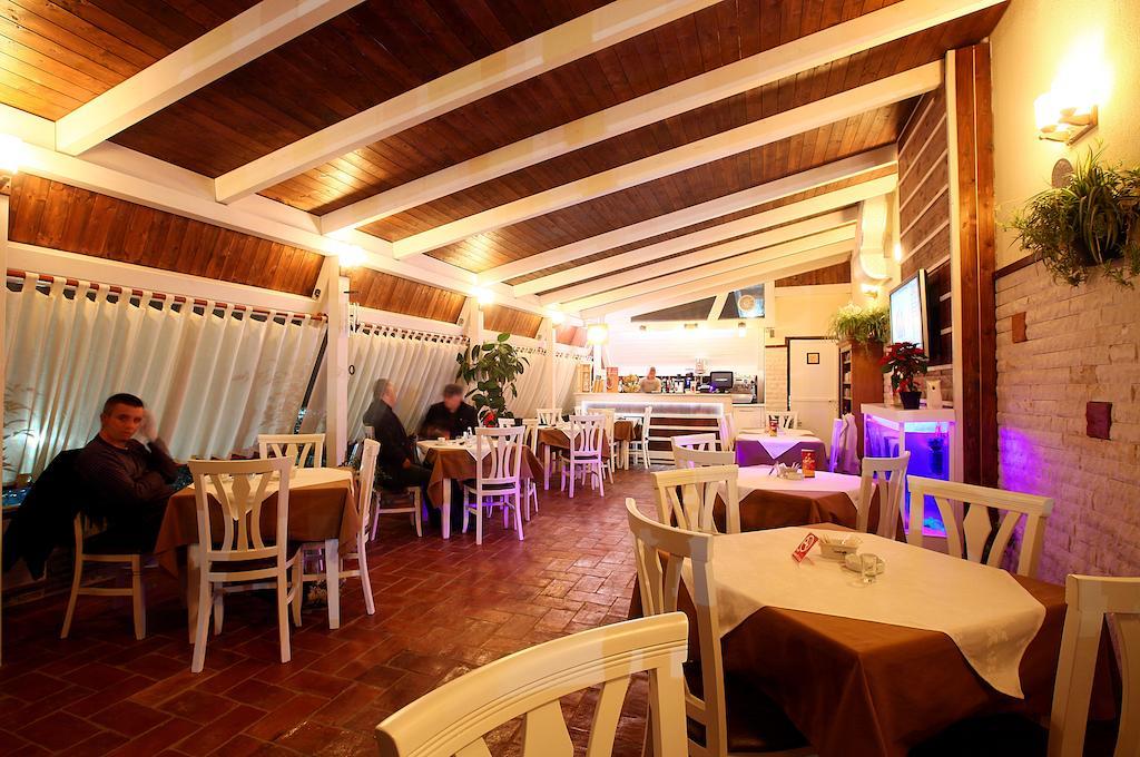 Hotel Kastria Tiran Dış mekan fotoğraf
